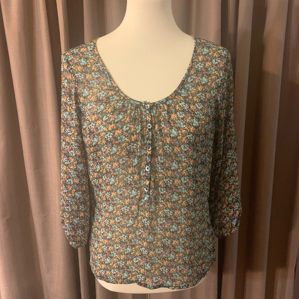 ❤️❤️❤️Bass floral sheer top size medium